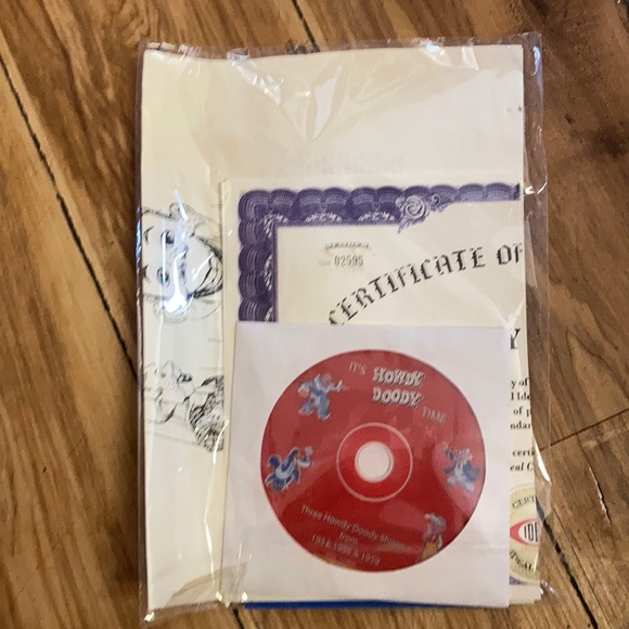 Howdy doody doll doll in perfect condition box bad - Picture 3 of 3